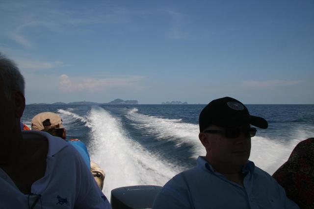 2o1o-es nyaralás Tájföldön - Vissza a Phi-Phi szigetekröl.