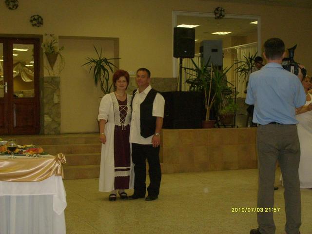 Családom - Esküvőn férjemmel 2010.