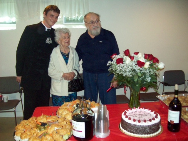 2010, Joli néni 99 éves