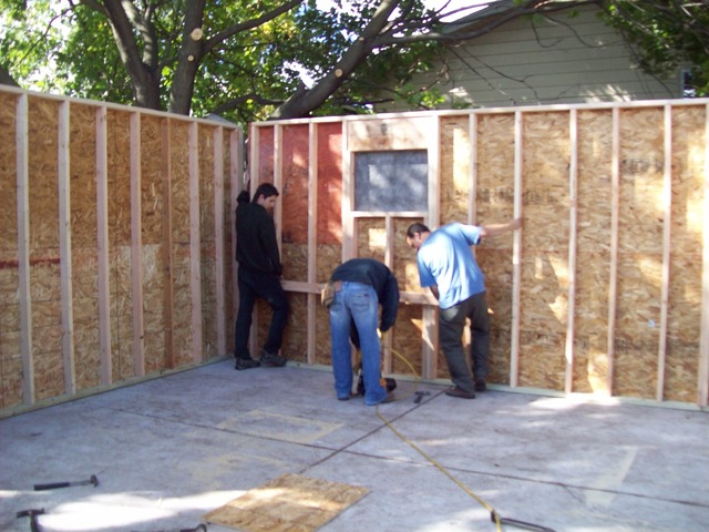 2010, Garázsépítés a Református templomnál