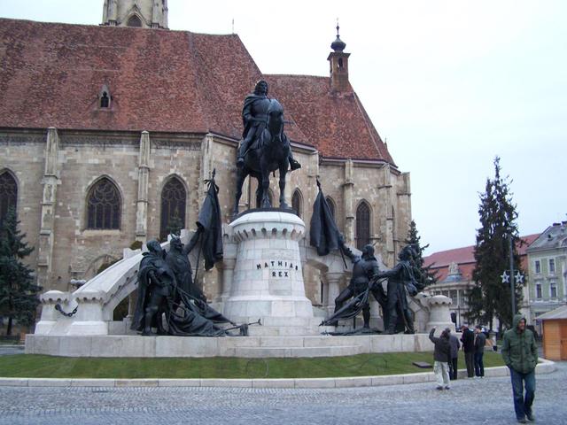 Mátyás király szobra,1902-2010 - a felújitott Mátyás király szoborcsoport