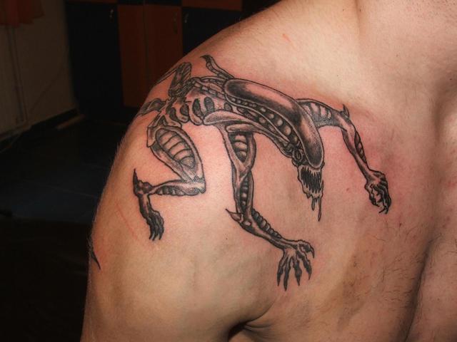 tetovalasok,munkaim - Indian, Csikszereda- Alien