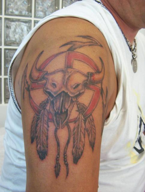 tetovalasok,munkaim - Indian, Csikszereda- Svasztika