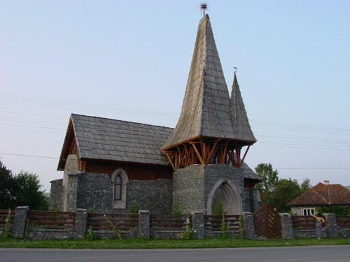 A vargyasi Makovecz-templom