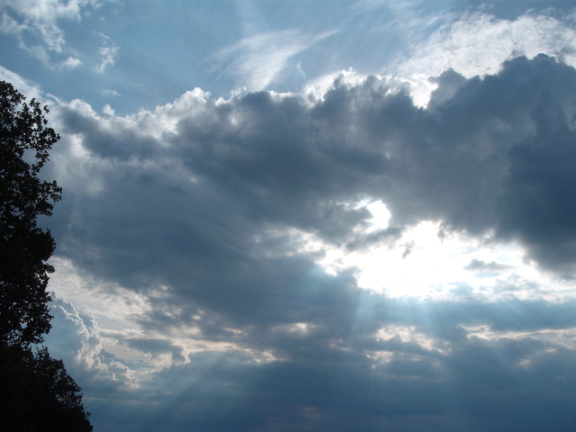 Természet - Nap ,felhők alatt