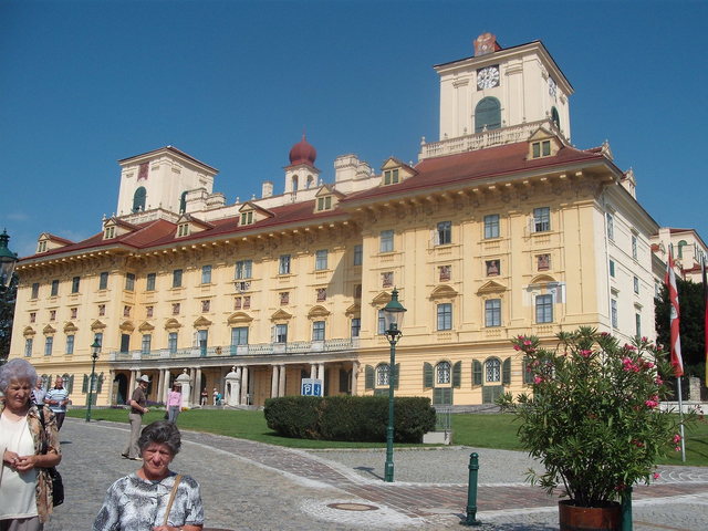 Kirándulás :Kismarton -Sopron - Esterházy Kastély Kismarton
