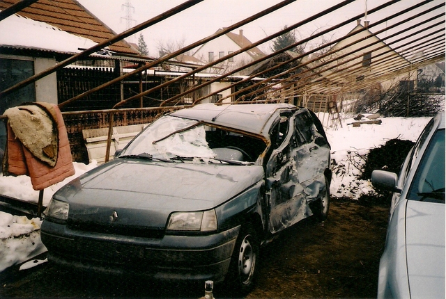 Én és az autók meg az élet.. - Fotó Készült 2000 Renault Clio 1.9d és a kamion