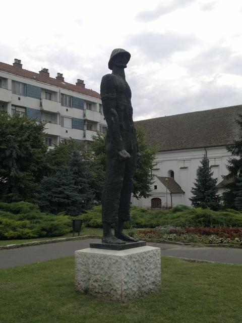 Szülővárosom Hódmezővásárhely - Szántó Kovács János szobra a főtér egyik szegletében