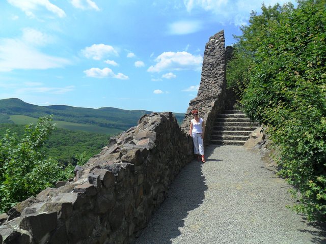 Várak,kastélyok - Hollókői várfal