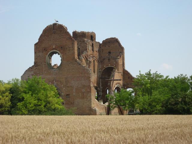 Aracsi puszta templom