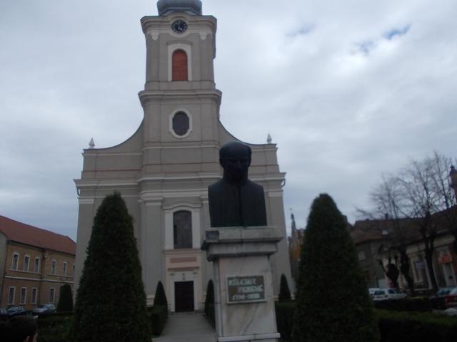 Barangolás a Partium északi részén - A Szatmárnémeti  Láncos  Templom - Református  Előtte  Kölcsey  Ferenc  szobra .