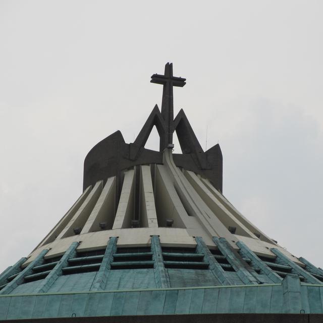 keresztek - Villa de Guadalupe,Nueva Basilica kupola