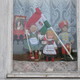Magyar babák pünkösdi ablakban