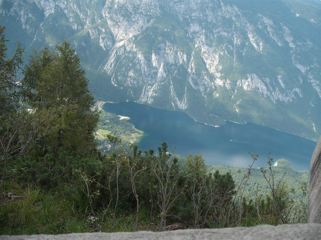 Szlovéniában - Bohinji tó látványa a felvonóból