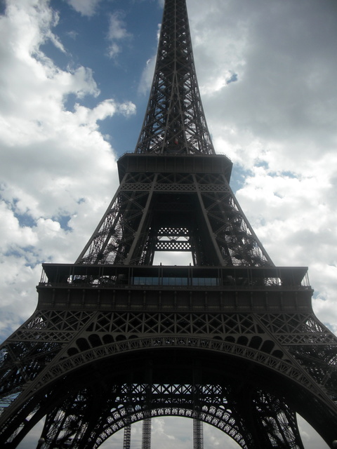 Párizsi villám látogatás