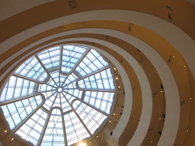 Möbius alla Frank Loyd Wright (Guggenheim Múzeum, New York) ) - névtelen