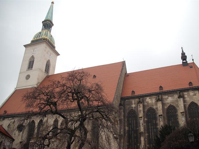 Adventkor Pozsonyban - Szent Márton-székesegyház .1563 és 1830 között a magyar királyok koronázó temploma volt.