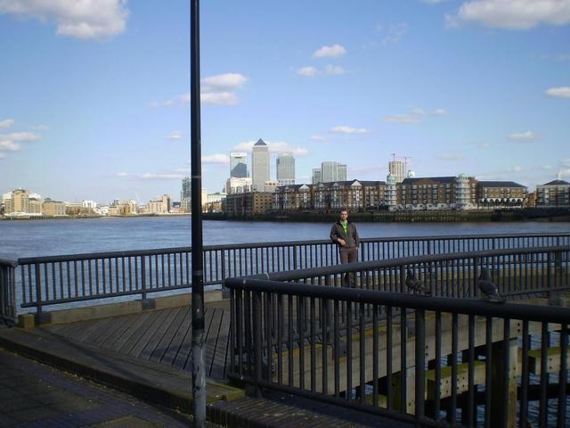Pár kép rólam - Canary Wharf, London, 2009