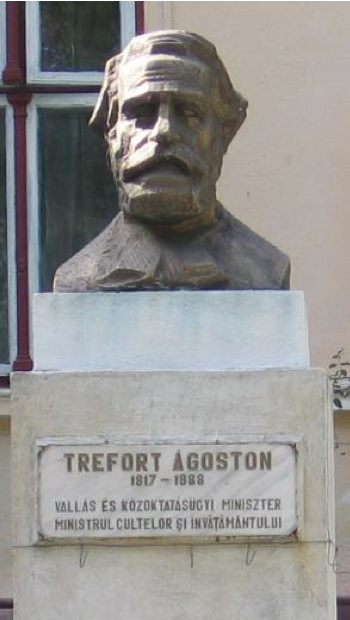 Trefort Ágoston 2001-ban felállított szobra