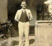 ÚJRA ITTHON. Gyula bátyámnak