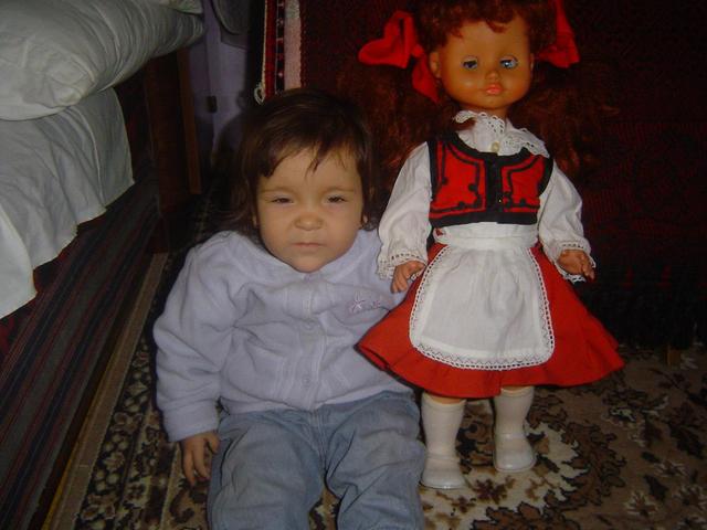 Hegyi Jázmin Júlia - Székely babával