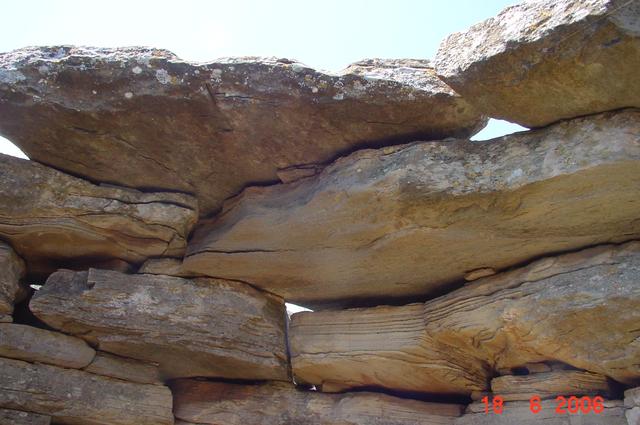 Hegyek-sziklák-kövek - Sárkányház fala