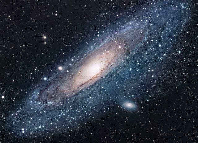 Univerzum -  Androméda-galaxis vagy Androméda-köd (M31, NGC 224)